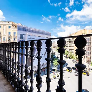 https://modernist-apartment-for-large-groups-in-eixample.catalonia-hotels.com